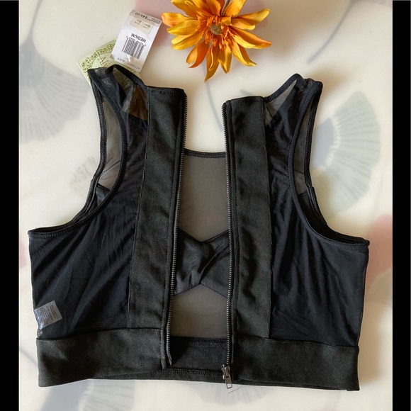 Alythea Criss Cross and Mesh Crop Top NWT size M - Picture 5 of 8